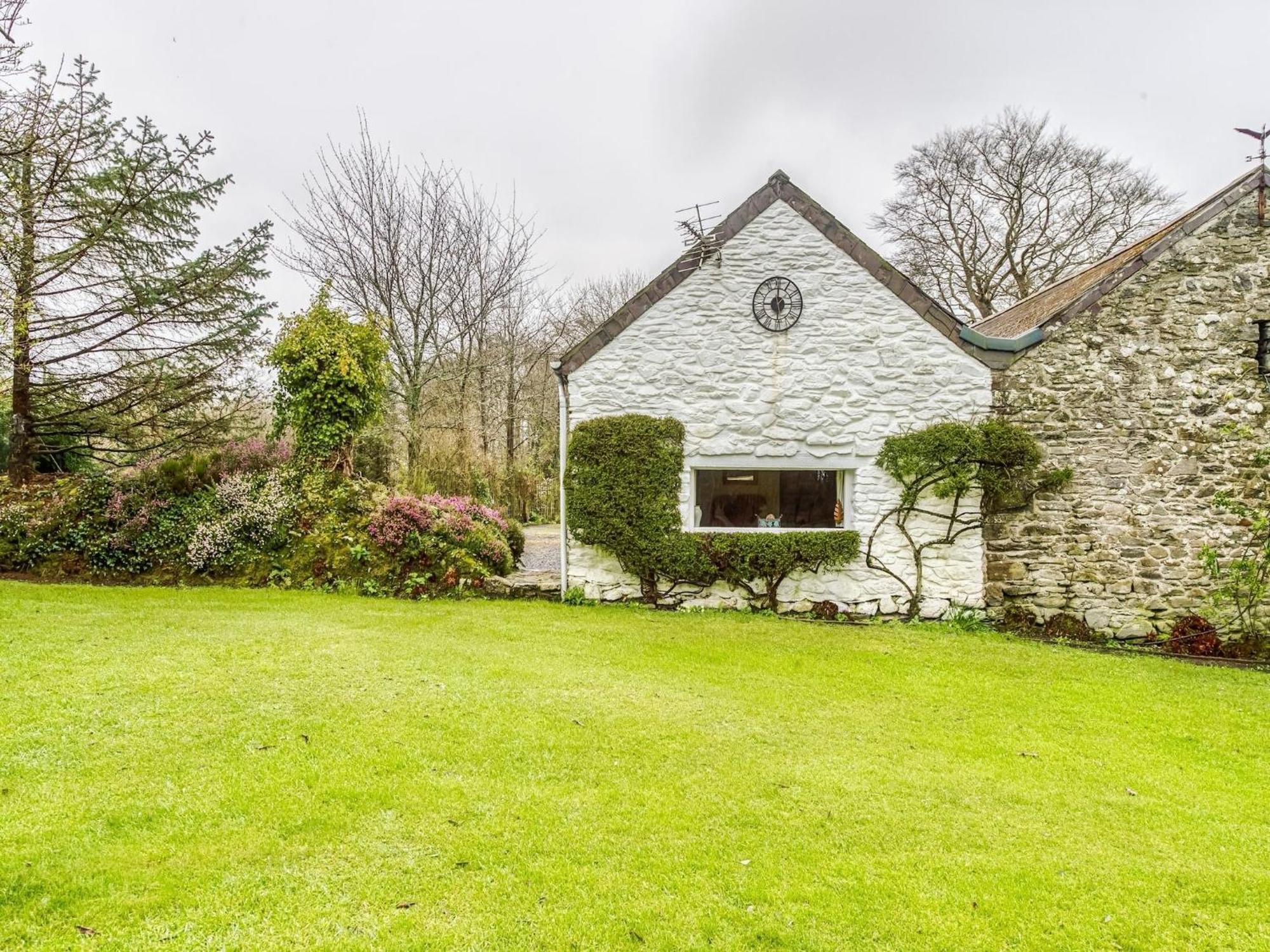 Secluded Holiday Home In Ceredigion With Garden Pennant  Kültér fotó