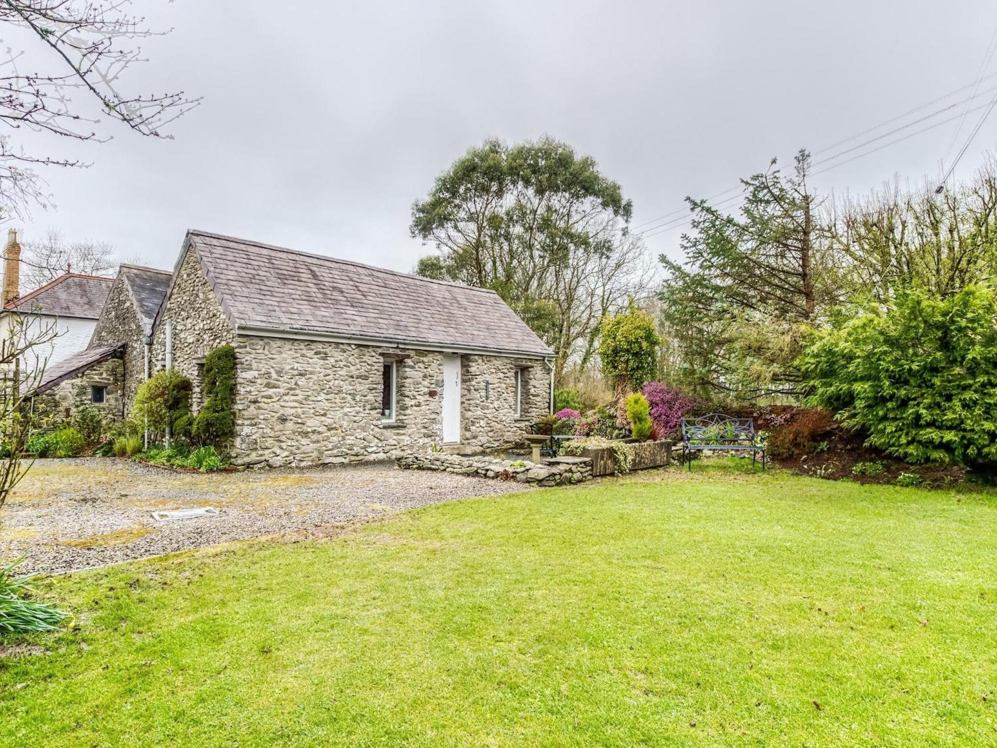 Secluded Holiday Home In Ceredigion With Garden Pennant  Kültér fotó