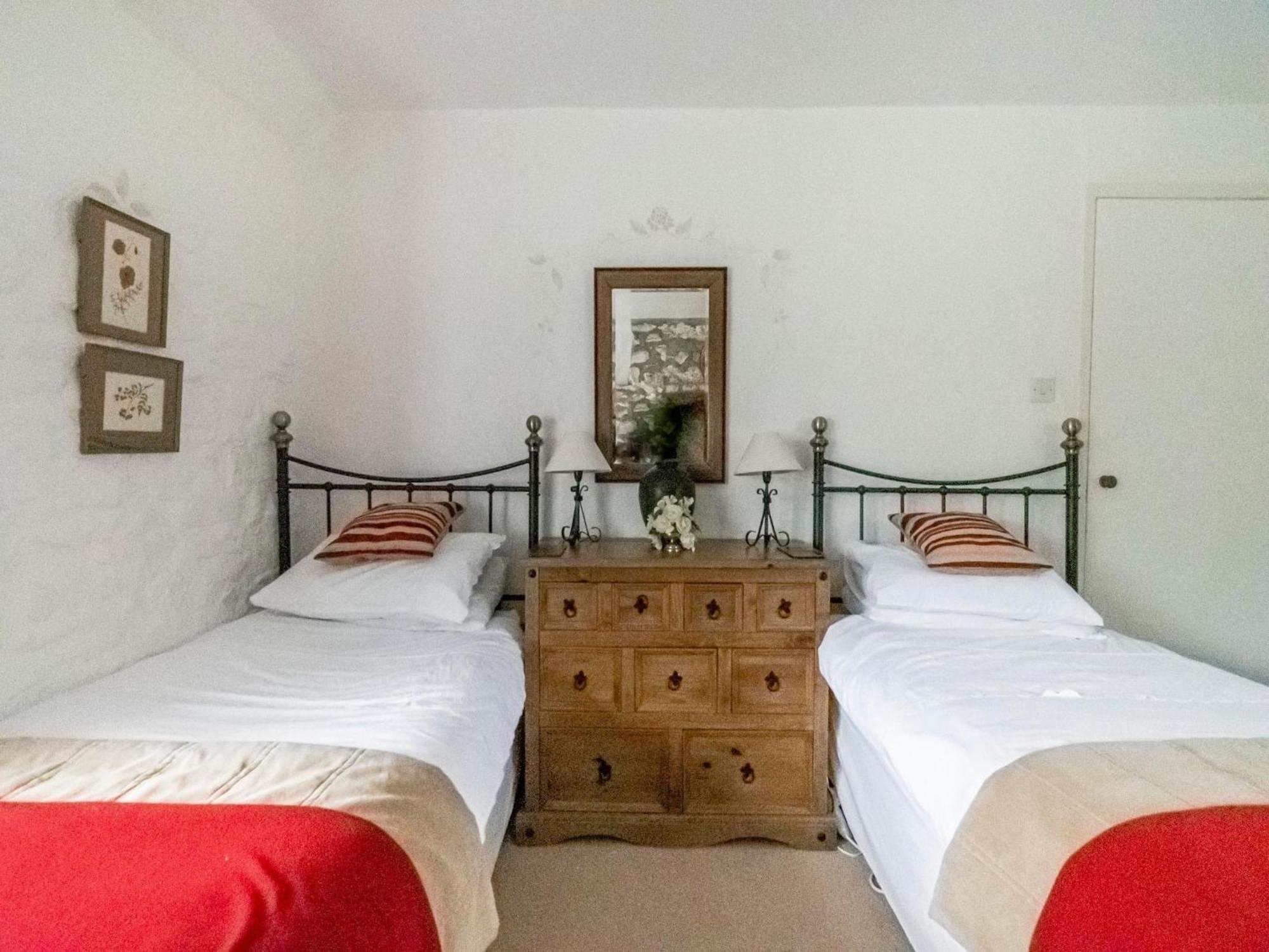 Secluded Holiday Home In Ceredigion With Garden Pennant  Kültér fotó