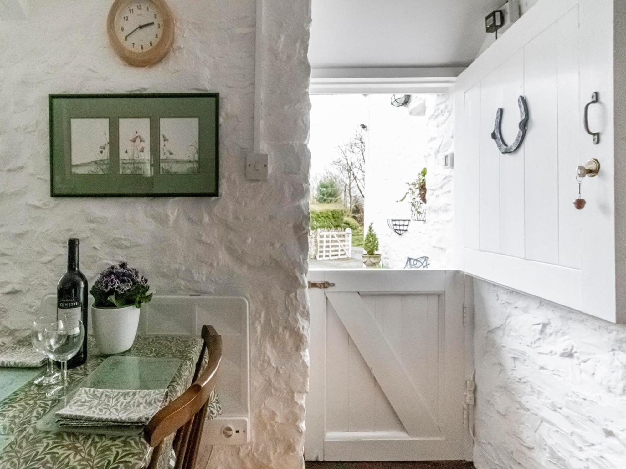 Secluded Holiday Home In Ceredigion With Garden Pennant  Kültér fotó