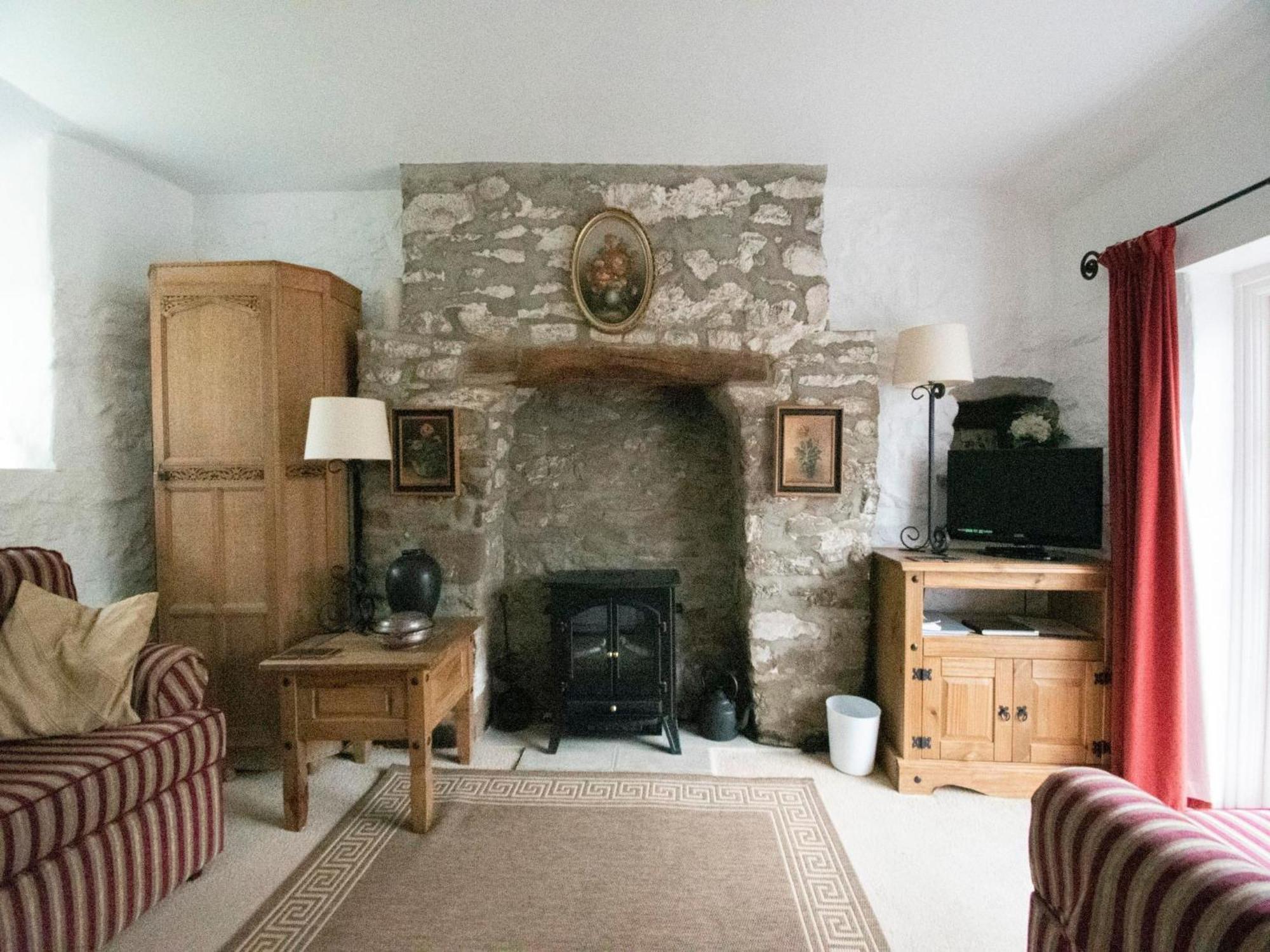 Secluded Holiday Home In Ceredigion With Garden Pennant  Kültér fotó