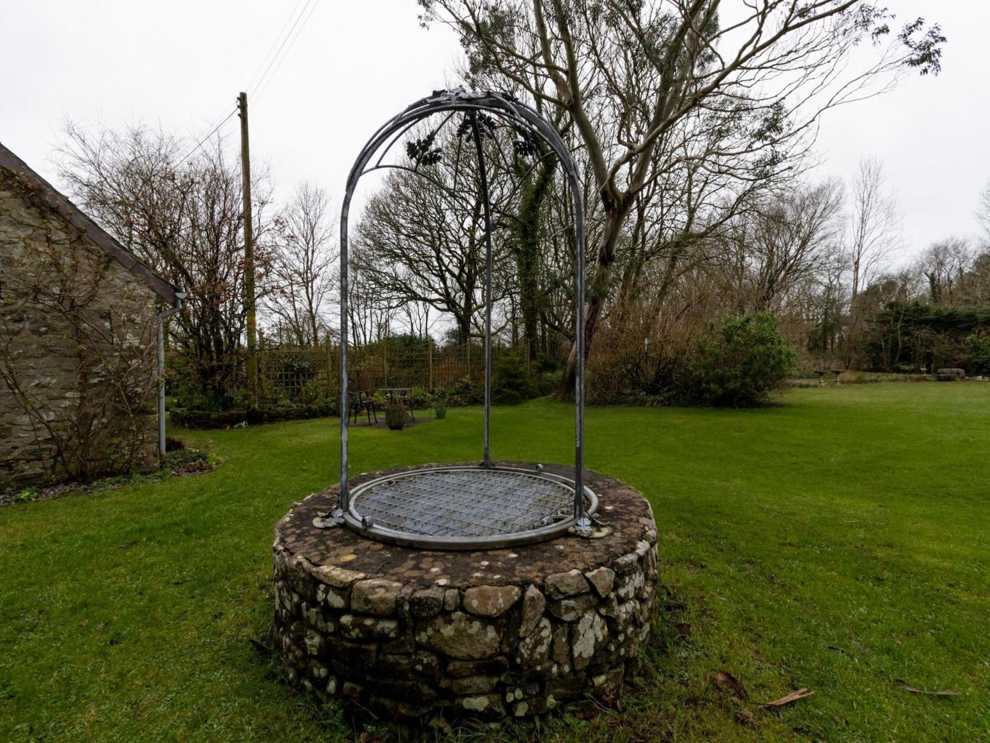 Secluded Holiday Home In Ceredigion With Garden Pennant  Kültér fotó
