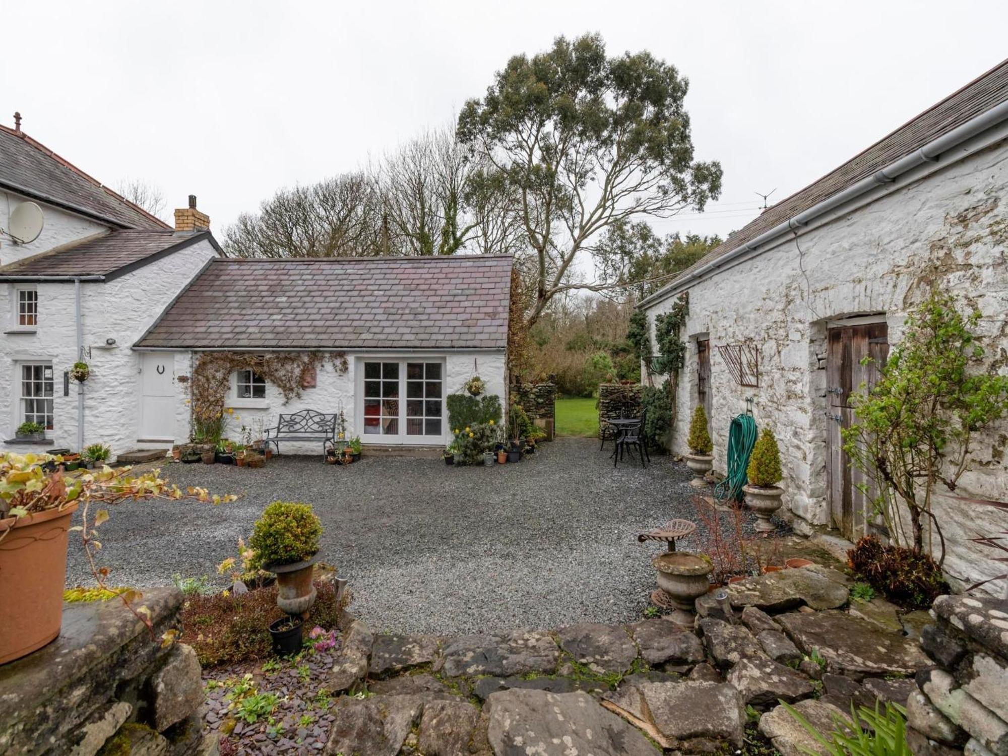 Secluded Holiday Home In Ceredigion With Garden Pennant  Kültér fotó